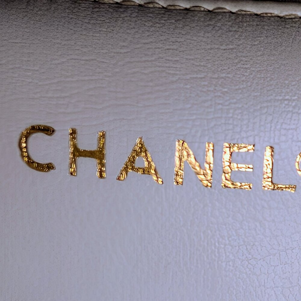 Chanel Rare Vintage White Quilted Lambskin Large Hobo Tote 24k GHW - Picture 10 of 16